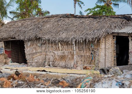 Indonesian House - Shack On Beach