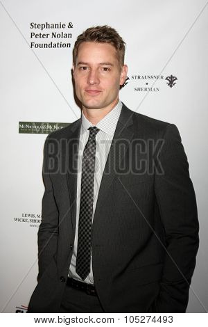 LOS ANGELES - OCT 17:  Justin Hartley at the  LAPD Eagle & Badge Foundation Gala at the Century Plaza Hotel on October 17, 2015 in Century City, CA