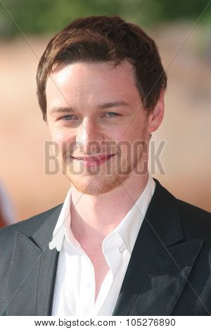 VENICE - AUGUST 30:Actor James McAvoy arrives in Venice during day 2 of the 64th Venice Film Festival on August 30, 2007 in Venice, Italy.