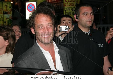  CANNES, FRANCE - MAY 15: Actor  Vincent Lindon attends a screening of ' Star War III' at the Grand Theatre during the 58th International Cannes Film Festival May 15, 2005 in Cannes, France