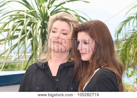 CANNES, FRANCE - MAY 23:  Chiara Mastroianni (R) and her mother Catherine Deneuve attend a photocall the 'Persepolis' at the Palais during the 60 Cannes Film Festival May 23, 2007 in Cannes, France