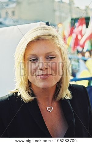 MOSCOW - JUNE 21: Peta Wilson  arrives for opening ceremony  the 23th Moscow International Film Festival on June 21, 2001 in Moscow, Russia