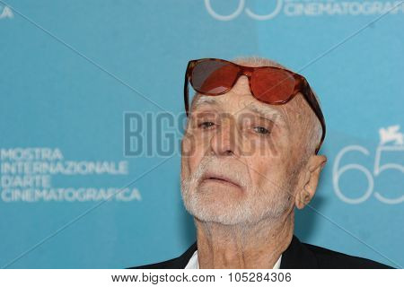 VENICE, ITALY - AUGUST 31: Director Mario Monicelli  attends the  photocall at the Piazzale del Casino during the 65th Venice Film Festival on August 31, 2008 in Venice, Italy.