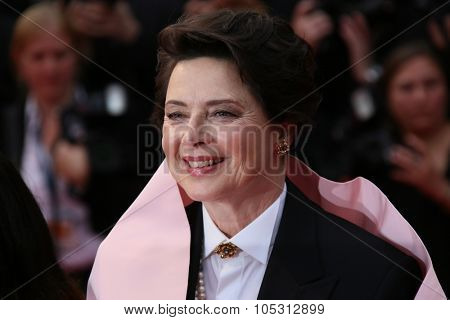  Isabella Rossellini attends the 'Macbeth' Premiere during the 68th annual Cannes Film Festival on May 23, 2015 in Cannes, France.