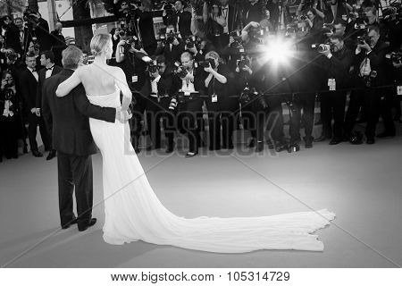 Charlize Theron & Sean Penn attend the 'Mad Max : Fury Road' Premiere during the 68th annual Cannes Film Festival on May 14, 2015 in Cannes, France.
