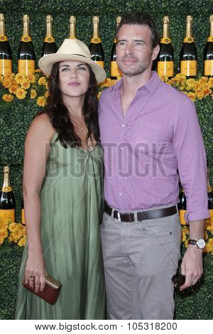 LOS ANGELES - OCT 17:  Marika Domi?czyk, Scott Foley at the Sixth-Annual Veuve Clicquot Polo Classic at the Will Rogers State Historic Park on October 17, 2015 in acific Palisades, CA