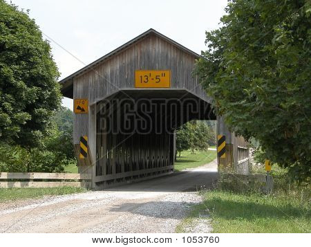 ケイン道路屋根付き橋