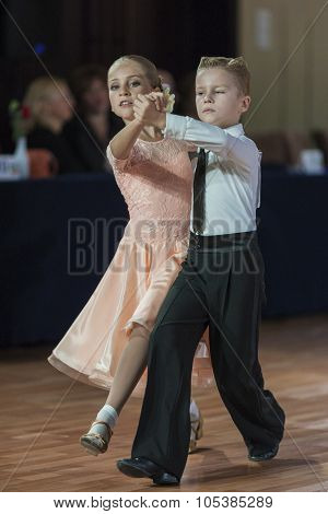Minsk, Belarus-september 26, 2015: Starkov Arseniy And Popko Anastasiya Perform Juvenile-1 Standard