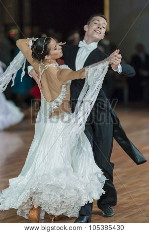 Minsk, Belarus-september 26, 2015: Kruk Timofey And Konopleva Diana Perform Juniors-2 Standard Progr