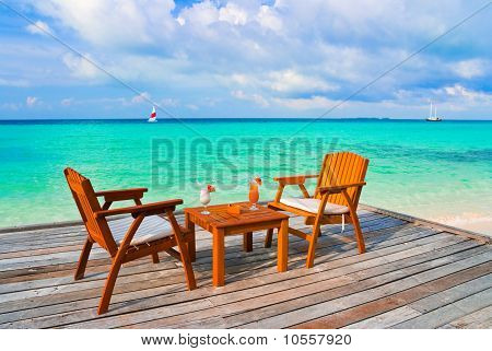 ค็อกเทลสองบนตาราง