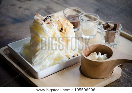 Ice Frappe With Milk Flavored And Almond(chui Hoah-bing)