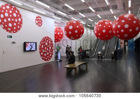 Gallery Visitors In London