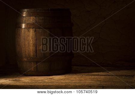 Still Life with a keg of beer and draft beer by the glass.