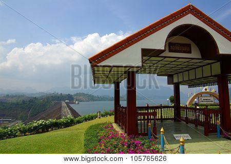 Surat Thani, Thailand - January 19, 2014: Ratchaprapha Dam In Khao Sok National Park