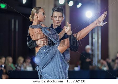 Minsk, Belarus -september 27, 2015: Novikov Dmitriy And Ryabovskaya Nadezhda Perform Perform Juvenil