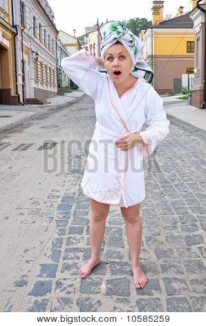 Ragazza In un accappatoio