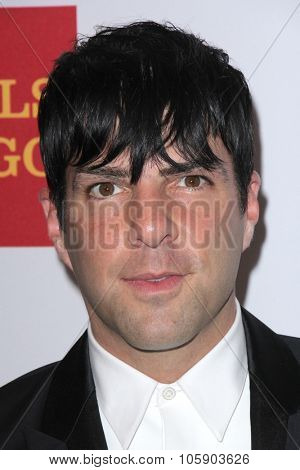LOS ANGELES - OCT 23:  Zachary Quinto at the 2015 GLSEN Respect Awards at the Beverly Wilshire Hotel on October 23, 2015 in Beverly Hills, CA