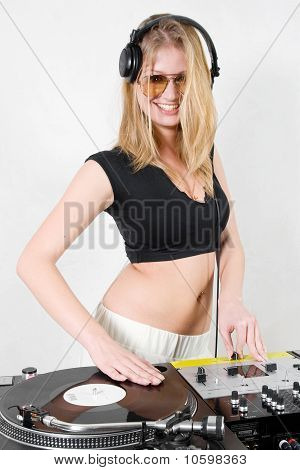 女 Dj 抓挠记录