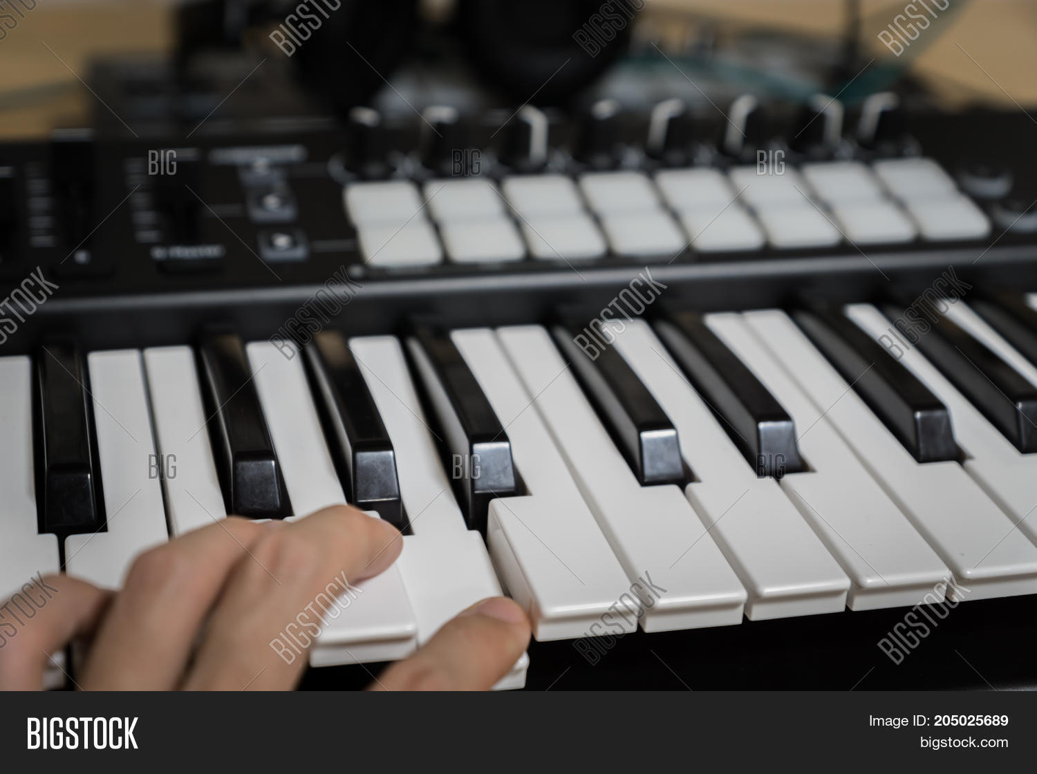MIDI Keyboard Image & Photo (Free Trial) Bigstock