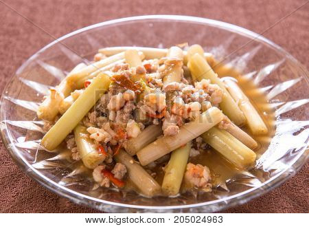 Stir-Fried of shrimp and pork with lotus stem
