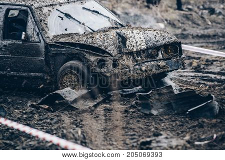 Wreck Car Dirt Race