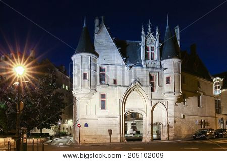 The Hotel de Sens, Paris, France , is in between late Gothic and early Renaissance style, and now houses the Forney art library.It was built between 1475 and 1507.