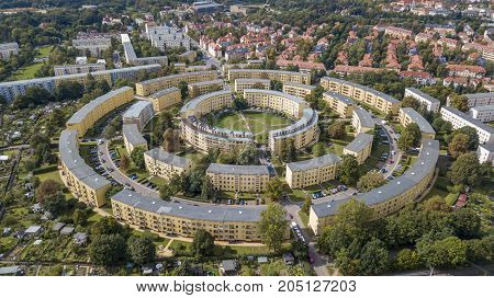Apartment houses in concentric circles, built in the late 1920s. Streets named after characters from he Song of the Nibelungs.