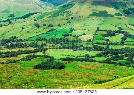 Mam Tor Hill Near Castleton And Edale In The Peak District Natio