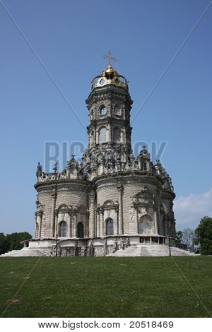 Rusland. Kirke af hellige Jomfru.