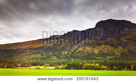 Picturesque autumn mountain landscape of Norway. Skandinavia.