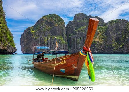 Boat at Ko Phi Phi Le - Thailand