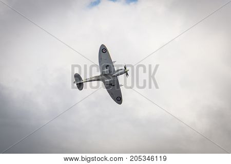 Air Show Spitfire Mk Xvi Airplane Flying