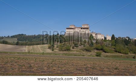 This fascinating residence of the 15th century arises abothe the hills of Parma fiftheen minutes south from the emilian city. Torrechiara castle is one of the well preserved buildings of the epoque. Initially wal builded as a defence strutrure and then as