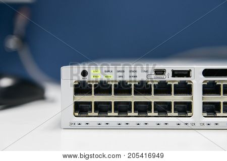 Network switch is working without LAN cable plugged in port