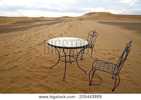 Table And Seat   Africa Yellow Sand