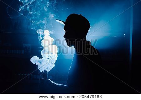 The Process Of Servicing The Mechanical Vape Device. Master Replace Wire For Smoking. Ecig Rapairing