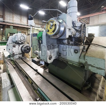 Old Internal grinding machine. Shop for metal machining.