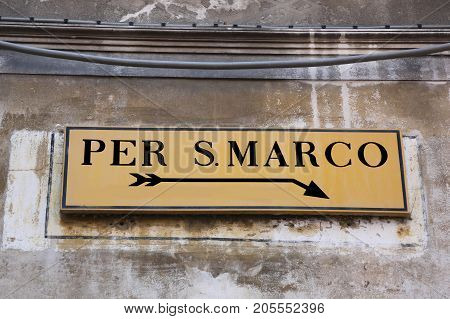 Street Sign In Venice With Directions To Square Of Saint Mark