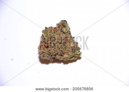 dosido is a hybrid medical cannabis strain