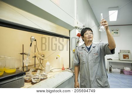 Padaeng industry Mae Sot Tak Thailand February20 2013 : Zinc mine. engineer testing in laboratory.