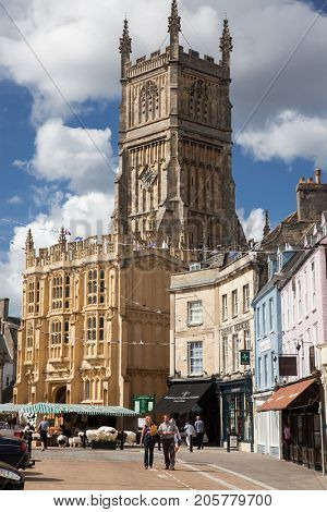 CIRENCESTER, ENGLAND - AUGUST 31, 2017:Old street in Cirencester, England, United Kingdom