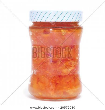 pomodori in scatola su uno sfondo bianco