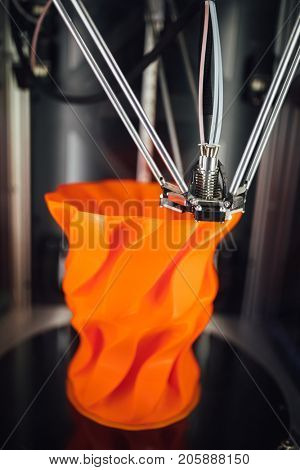 working 3d printer head, closeup view