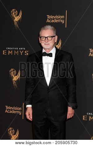 LOS ANGELES - SEP 10:  Warren Littlefield at the 2017 Creative Arts Emmy Awards - Arrivals at the Microsoft Theater on September 10, 2017 in Los Angeles, CA