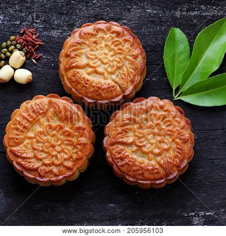Vietnamese Sweet Food, Moon Cake