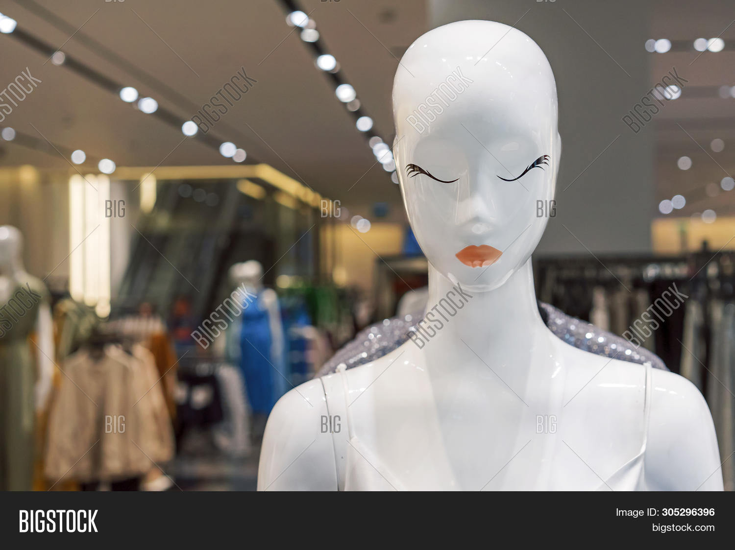 White Female Mannequin Image & Photo (Free Trial) | Bigstock