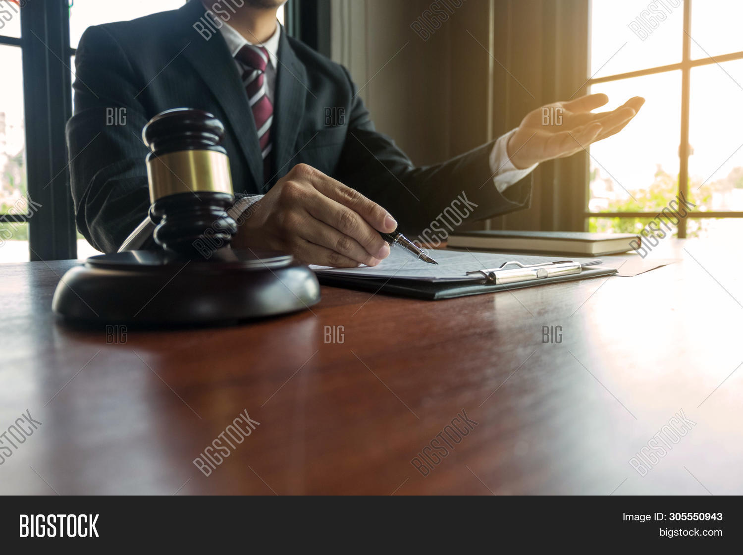 Imagen y foto Lawyer Present (prueba gratis) Bigstock