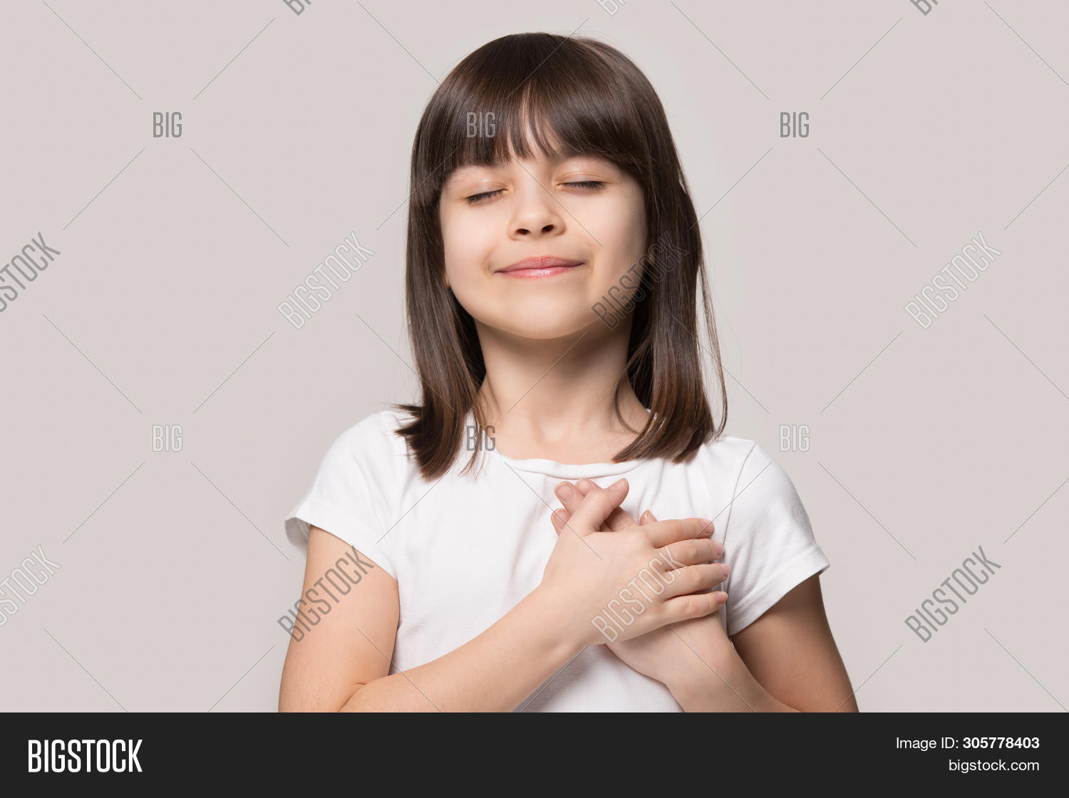 Imagen y foto Little Girl Closed (prueba gratis) Bigstock