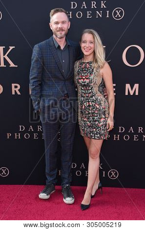 LOS ANGELES - JUN 04:  Shawn Ashmore and Dana Wasdin arrives for the 'Dark Phoenix' Global Premiere on June 04, 2019 in Hollywood, CA                