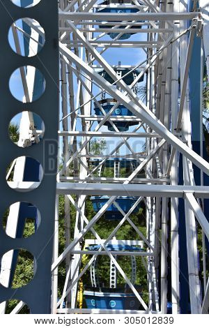 Houston, Tx - Apr 20: Diving Bell Ferris Wheel At The Downtown Aquarium, In Houston, Texas, On Apr 2